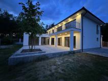 Prodej rodinného domu, Tři Dvory, 235 m2