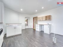 Pronájem obchodního prostoru, Kralovice, nám. Osvobození, 20 m2