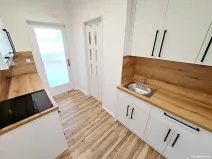 Pronájem bytu 1+kk, Hradec Králové, Nerudova, 30 m2