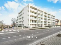 Pronájem garážového stání, Znojmo, Jarošova, 18 m2