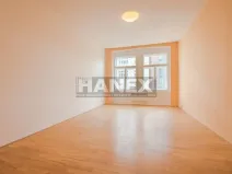 Pronájem bytu 1+kk, Praha - Smíchov, Viktora Huga, 38 m2