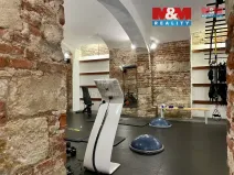 Pronájem obchodního prostoru, Praha - Nové Město, Karlovo náměstí, 18 m2