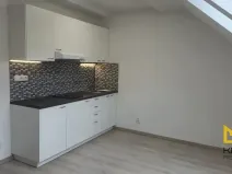 Pronájem bytu 2+kk, Praha - Smíchov, Nádražní, 35 m2