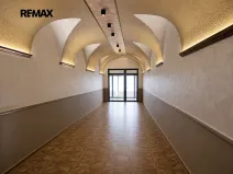 Pronájem obchodního prostoru, Jeseník, Masarykovo nám., 81 m2