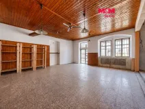 Prodej obchodního prostoru, Týnec nad Labem, Havlíčkova, 207 m2