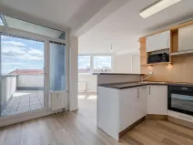 Prodej bytu 2+kk, Praha - Vysočany, Skloněná, 74 m2