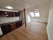 Pronájem bytu 2+kk, Praha - Vysočany, Novovysočanská, 33 m2