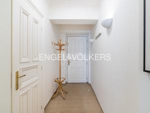 Pronájem bytu 2+kk, Praha - Bubeneč, Šmeralova, 52 m2