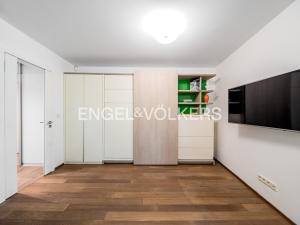 Prodej bytu 1+kk, Praha - Hlubočepy, Výhledová, 33 m2