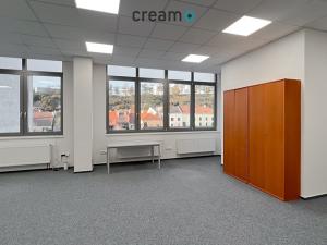 Pronájem kanceláře, Třebíč, Karlovo nám., 69 m2