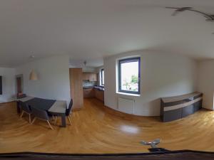 Pronájem bytu 3+kk, Praha - Michle, U michelského mlýna, 83 m2