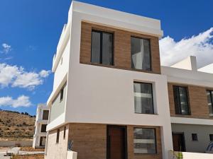 Prodej vily, Trikomo (Τρίκωμο/Ισκελέ), Kypr, 120 m2