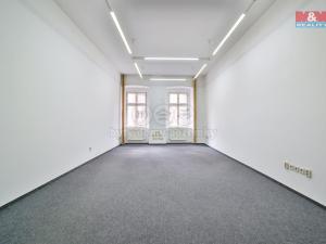Pronájem kanceláře, Plzeň - Vnitřní Město, Bezručova, 913 m2