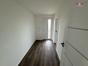 Prodej rodinného domu, Lužany, 180 m2