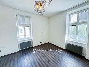 Prodej bytu 2+1, Znojmo, Rudoleckého, 87 m2