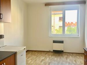 Pronájem bytu 1+1, Praha - Nusle, Sdružení, 49 m2