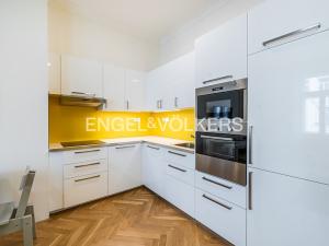 Pronájem bytu 2+kk, Praha - Bubeneč, Šmeralova, 52 m2