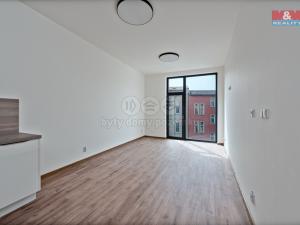 Pronájem bytu 2+kk, Děčín - Děčín I-Děčín, Masarykovo nám., 49 m2