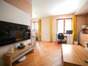 Prodej bytu 2+kk, Mikulov, Husova, 54 m2