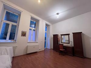 Prodej bytu 2+1, Karlovy Vary, Zámecký vrch, 80 m2