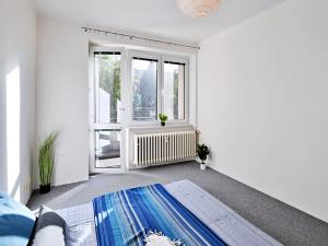 Pronájem bytu 2+kk, Praha - Kbely, Luštěnická, 53 m2