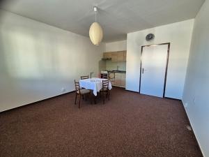 Pronájem bytu 2+kk, Nový Bor, Husova, 41 m2