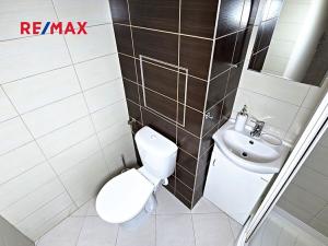 Pronájem bytu 1+kk, Praha - Prosek, Veltruská, 27 m2