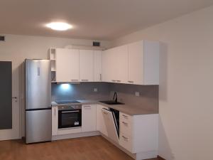 Pronájem bytu 2+kk, Praha - Vysočany, Smržových, 60 m2