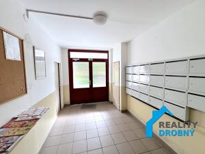 Pronájem bytu 1+kk, Děčín, Jezdecká, 19 m2