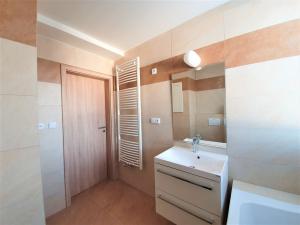 Pronájem bytu 2+kk, Kralupy nad Vltavou - Lobeček, Štefánikova, 49 m2