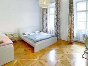 Pronájem bytu 3+1, Praha - Staré Město, Liliová, 80 m2