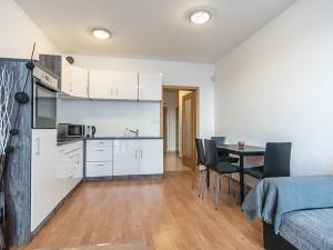 Pronájem bytu 1+kk, Praha - Horní Měcholupy, Hornoměcholupská, 33 m2