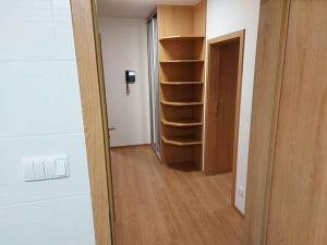 Pronájem bytu 2+kk, Praha - Hostivař, Fojtova, 49 m2