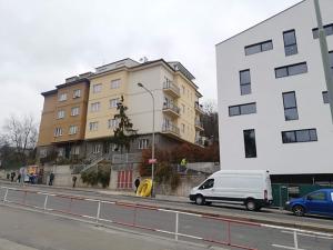 Pronájem bytu 1+1, Praha - Smíchov, Podbělohorská, 34 m2