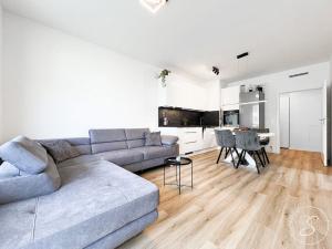 Pronájem bytu 2+kk, Praha - Hloubětín, Laponská, 56 m2