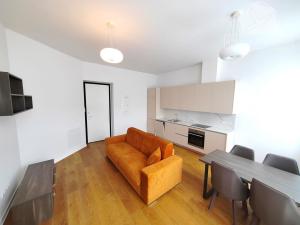 Prodej bytu 3+kk, Praha - Smíchov, Kmochova, 69 m2