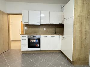 Pronájem bytu 2+kk, Praha - Střížkov, Zakšínská, 52 m2