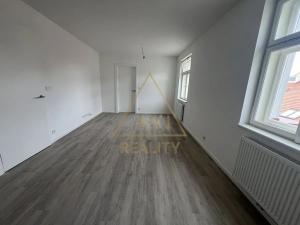 Pronájem bytu 2+kk, Praha - Vršovice, Černomořská, 47 m2