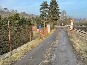 Dražba chaty, Zadní Třebaň, Za Tratí, 37 m2