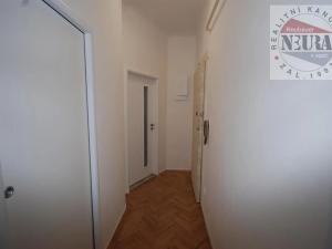 Pronájem bytu 1+1, Praha - Žižkov, Žerotínova, 42 m2