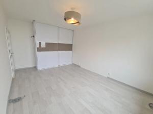 Pronájem bytu 2+1, Praha - Malešice, Nad úžlabinou, 55 m2