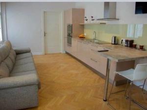 Pronájem bytu 2+kk, Praha - Smíchov, Kroftova, 49 m2