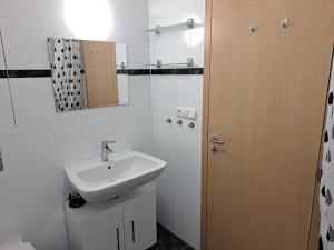 Pronájem bytu 2+kk, Praha - Smíchov, Radlická, 72 m2