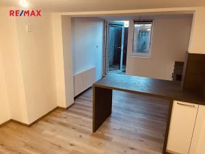 Pronájem bytu 1+kk, Praha - Ruzyně, Drnovská, 38 m2