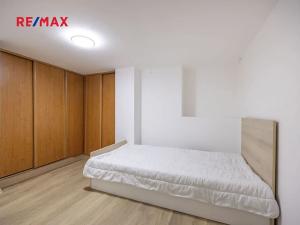 Pronájem bytu 4+kk, Praha - Modřany, Plovdivská, 82 m2