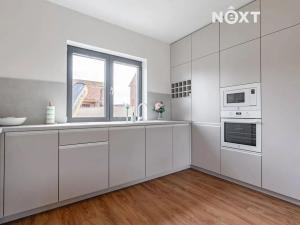 Prodej bytu 4+kk, Dobrovíz, Kladenská, 103 m2