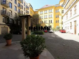 Pronájem kanceláře, Praha - Smíchov, Štefánikova, 57 m2