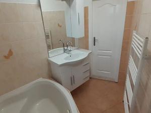 Prodej bytu 3+1, Neveklov, Táborská, 82 m2