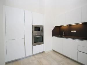 Pronájem bytu 2+1, Praha - Nové Město, Bolzanova, 91 m2