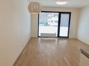 Pronájem bytu 2+kk, Praha - Karlín, Nekvasilova, 56 m2